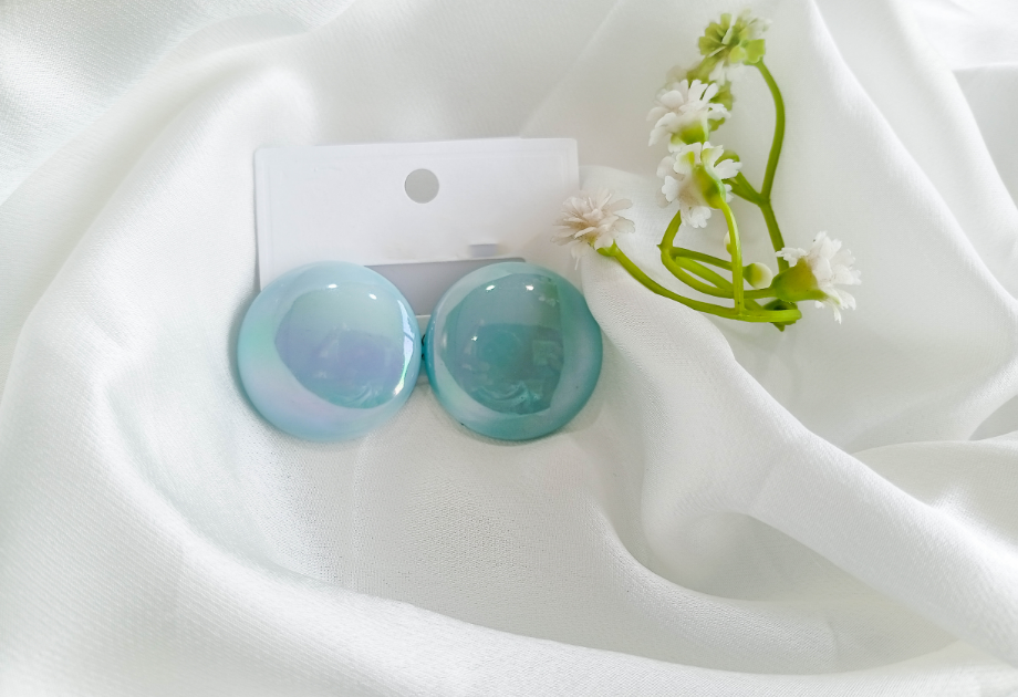 ERS-4402 The Aurora Iridescent Dome Studs