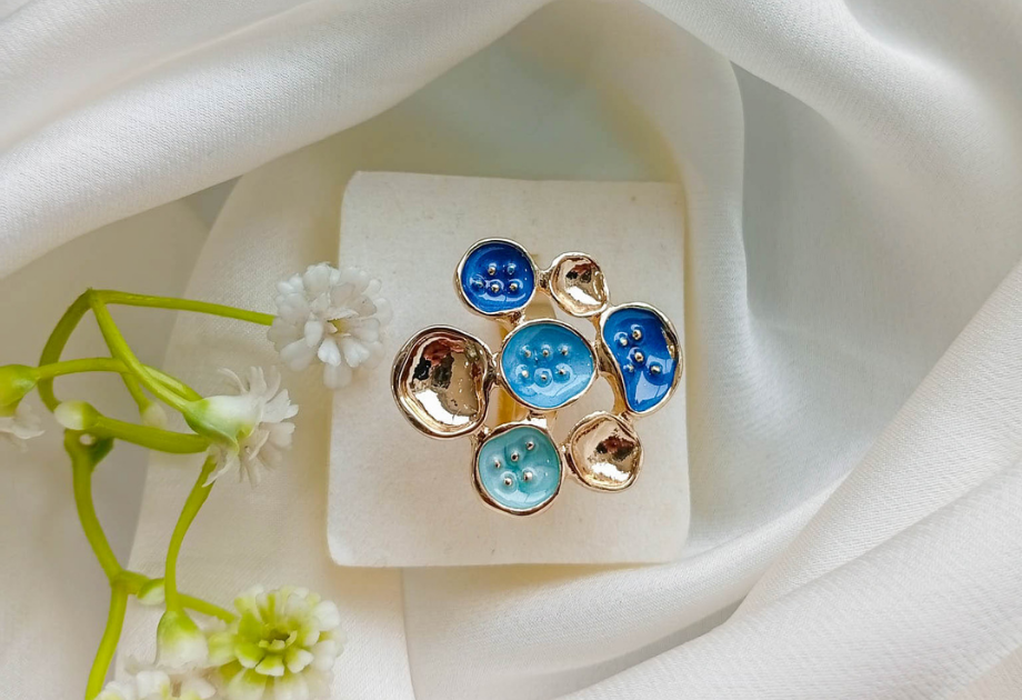 RNG-5522 The Crimson Clover Statement Ring