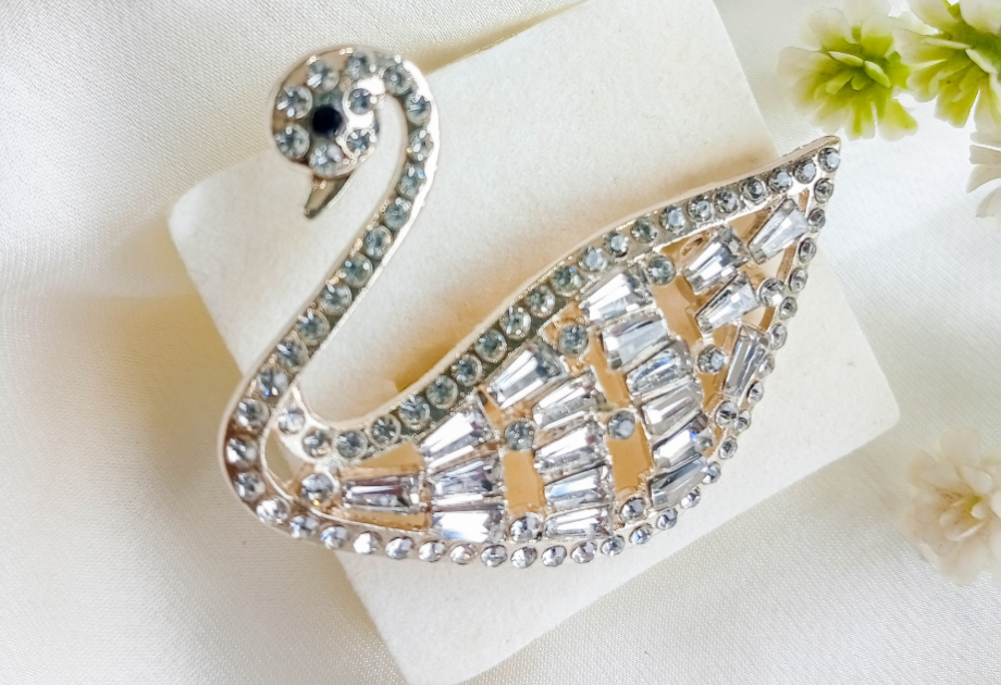 BRH-3303 The Graceful Swan Crystal Brooch