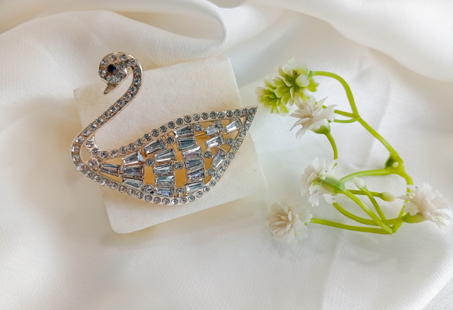 BRH-3303 The Graceful Swan Crystal Brooch
