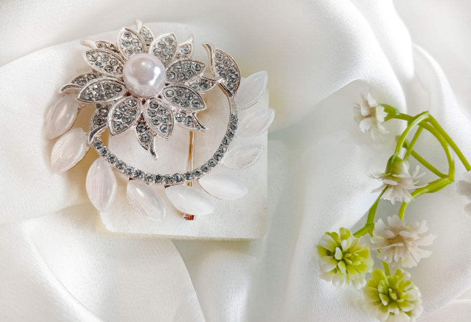 BRH-3308 The Celestial Lotus Wreath Brooch