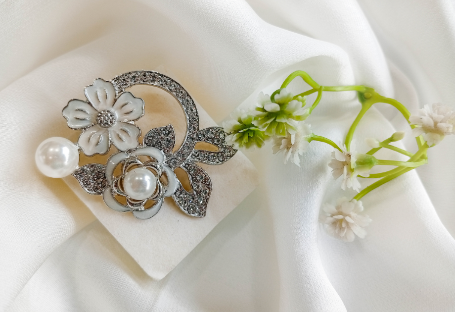 BRH-3340 The Winter Camellia Pearl Brooch