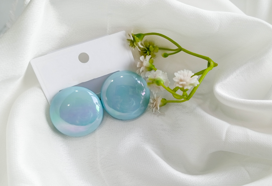 ERS-4402 The Aurora Iridescent Dome Studs